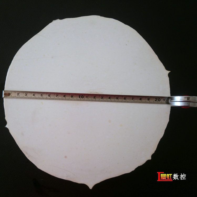泰州晨虹數(shù)控金剛石線(xiàn)切割機(jī)靶材陶瓷切割效果
