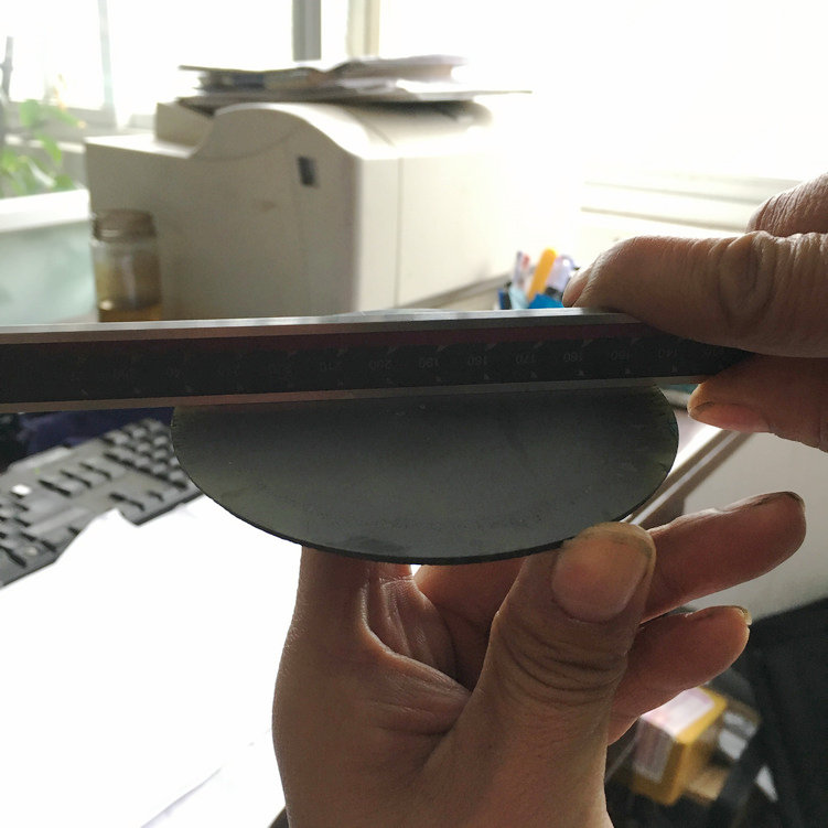 加工實(shí)例：泰州晨虹CHSX5620-XW數(shù)控金剛石線雙絲筒機(jī)床切割直徑100mm碳化硅效果